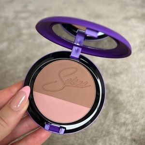 MAC Selena compact. In the shade Techno Cumbia.